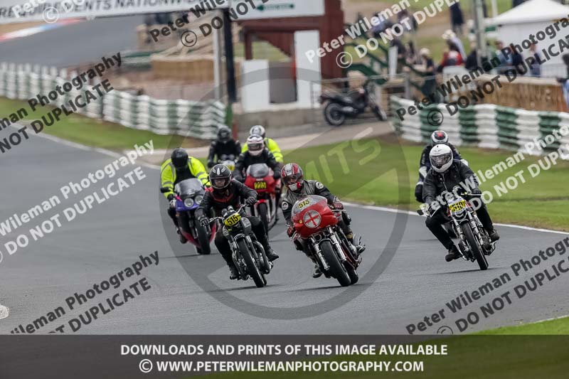 Vintage motorcycle club;eventdigitalimages;mallory park;mallory park trackday photographs;no limits trackdays;peter wileman photography;trackday digital images;trackday photos;vmcc festival 1000 bikes photographs